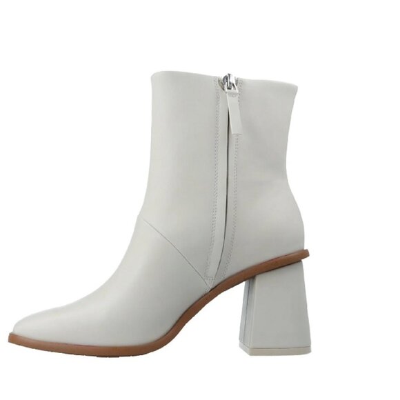 Time and Tru Womens Square-Toe Dress Memory-Foam Insole Bootie Size 11 White NWT - Picture 2 of 5